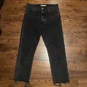 Levi Wedgie Straight in Size 29 in a black wash